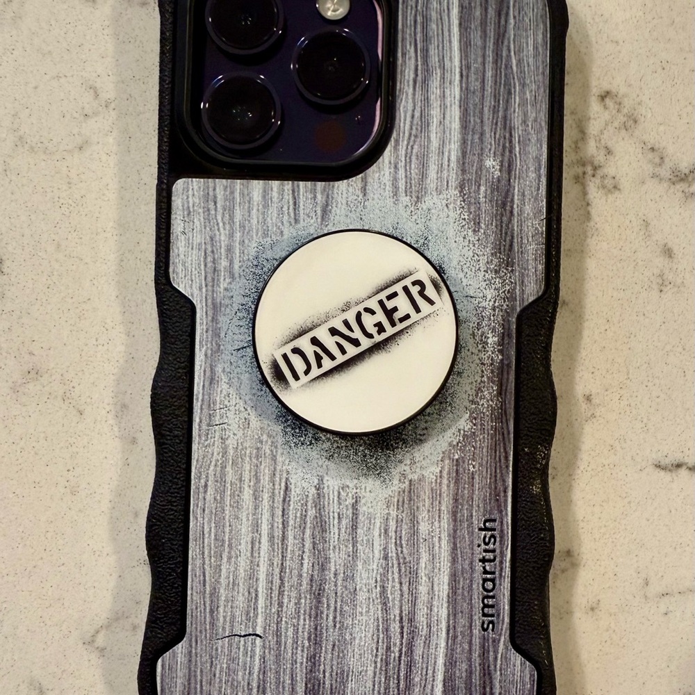 Apple iPhone in Deep Purple with Case - Picture 9 of 13